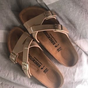Never worn Yao beige Birkenstocks